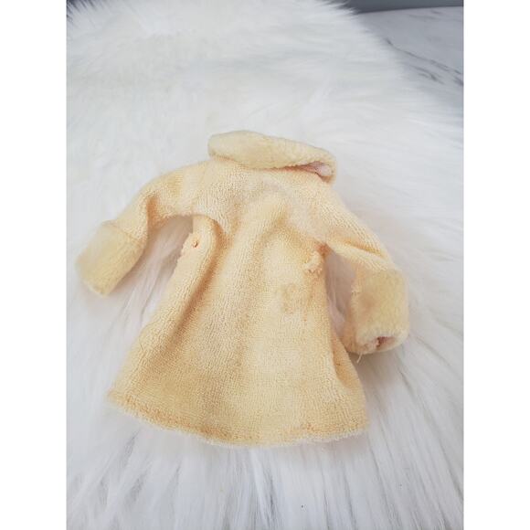 BRATZ DOLL LOT‎ MGA CLOTHING SLUMBER PARTY MEYGAN YELLOW ROBE - Picture 3 of 4